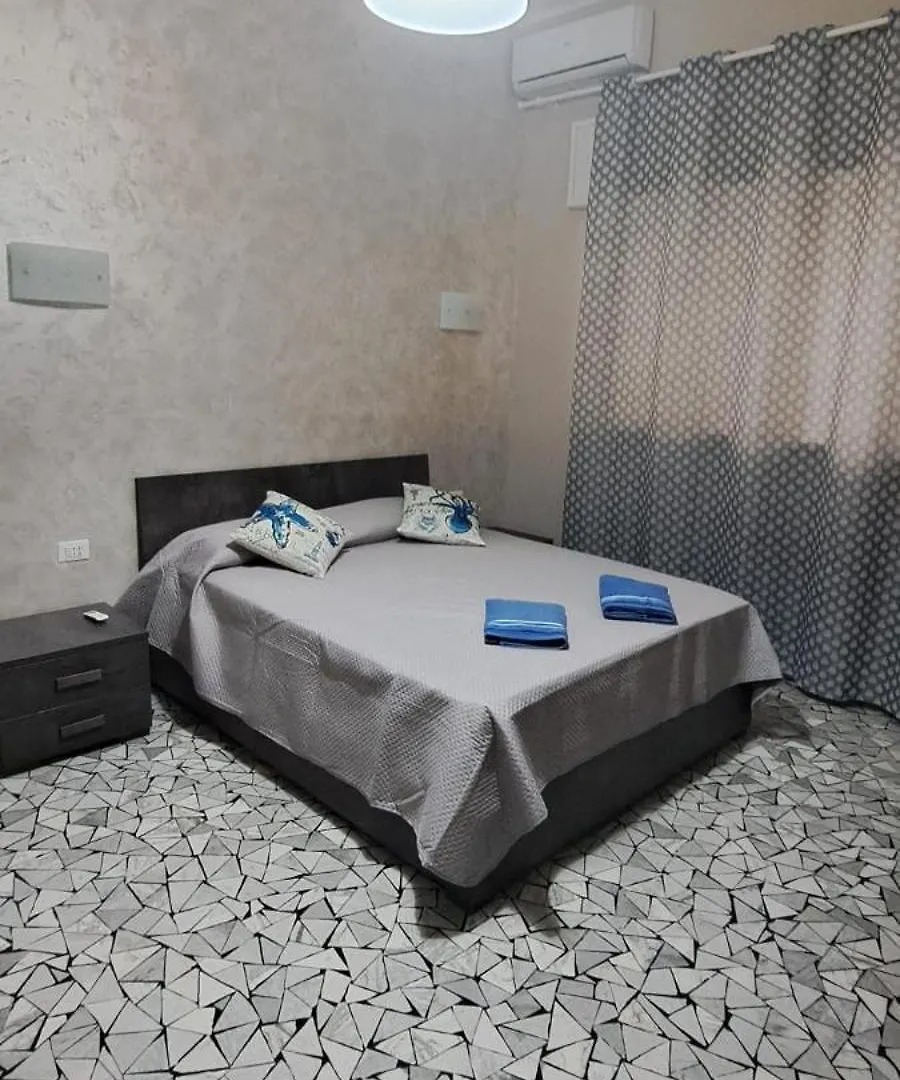 Sorriso Del Mare Apartment Bari 0*,